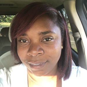 Meet your Posher, Dominique